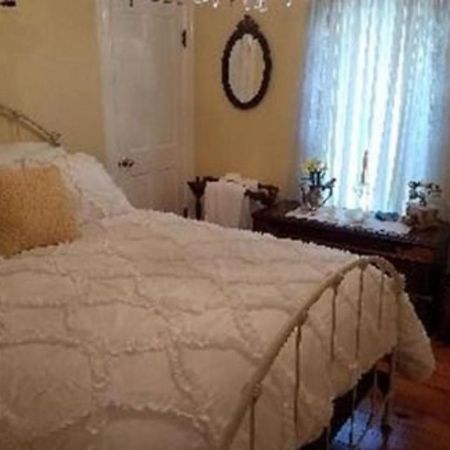 Dragonfly Bed And Breakfast Antioch Exterior photo