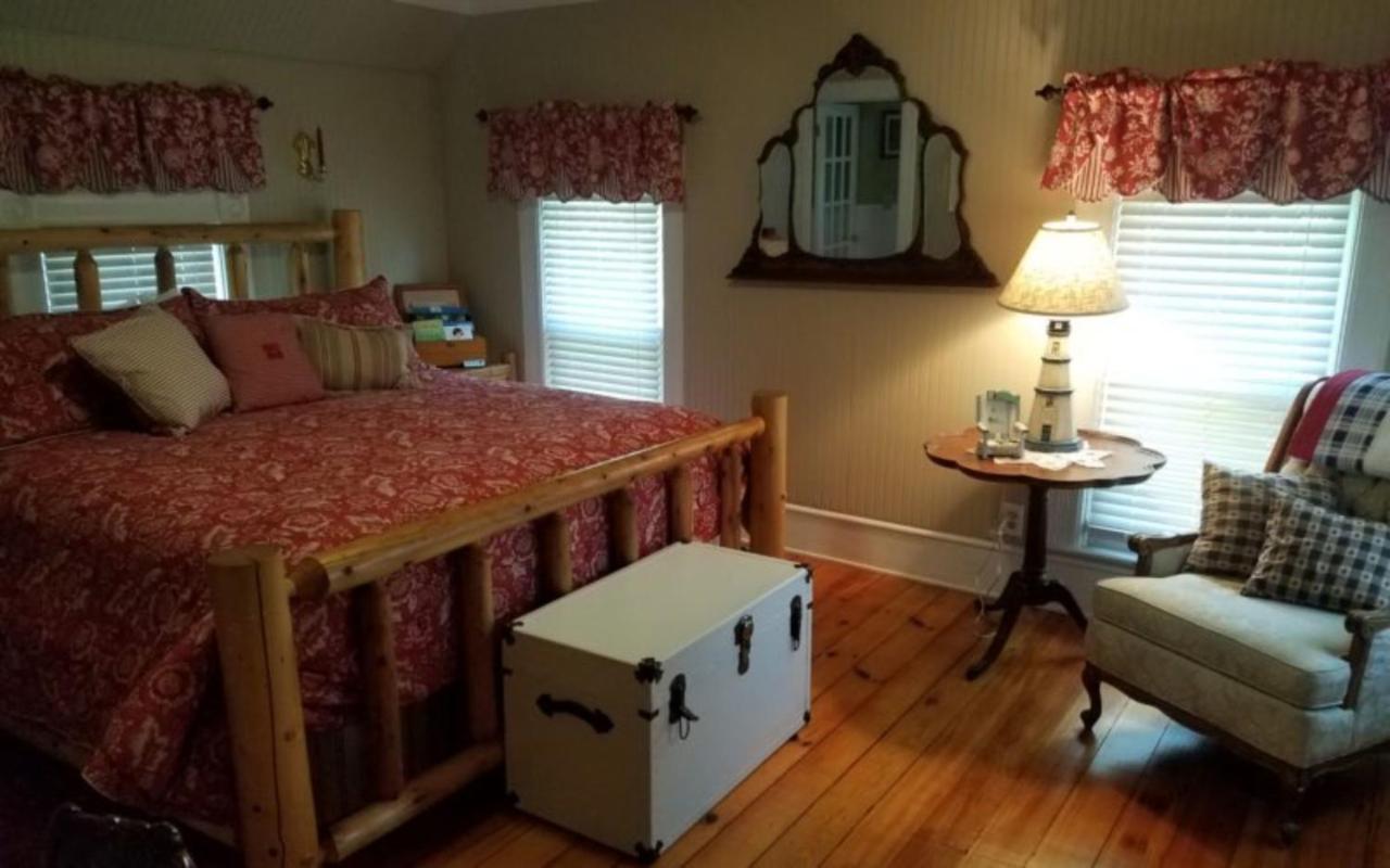Dragonfly Bed And Breakfast Antioch Exterior photo