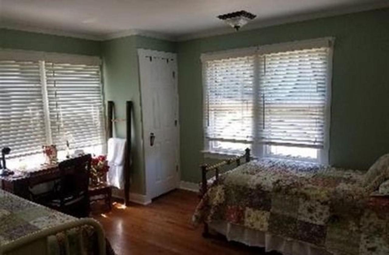 Dragonfly Bed And Breakfast Antioch Exterior photo